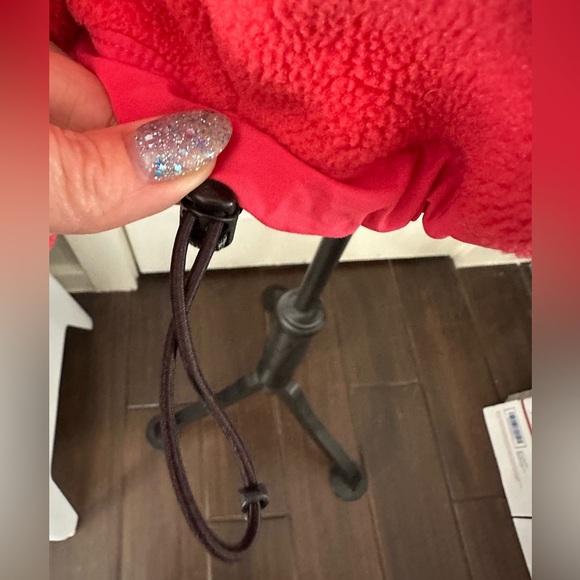 EUC North Face jacket- wi/pockets - zippers work perfectly. Med- red/pink - Picture 4 of 8